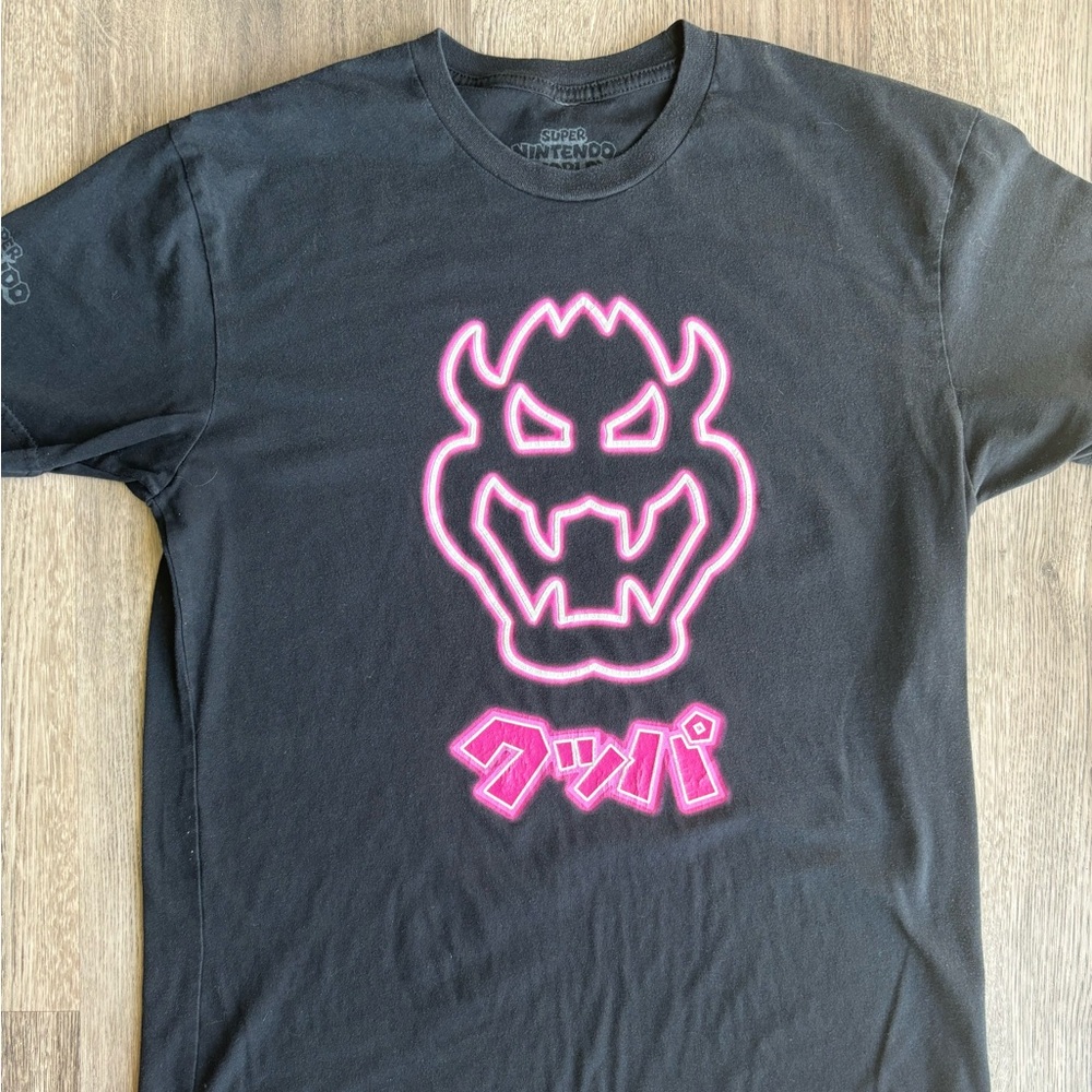 Universal Super Mario Nintendo World Hot Pink Bowser Tee Sz.M
